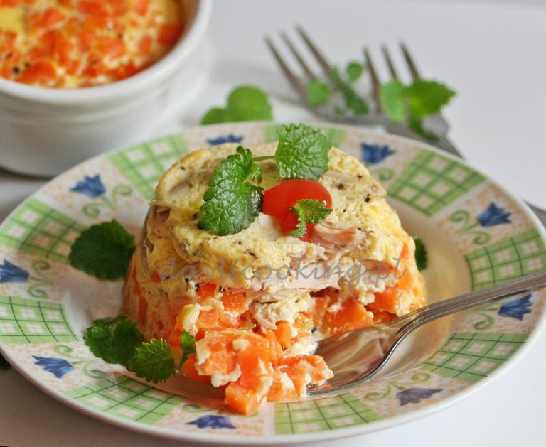 Zapiekanka z gotowanego indyka i marchewki