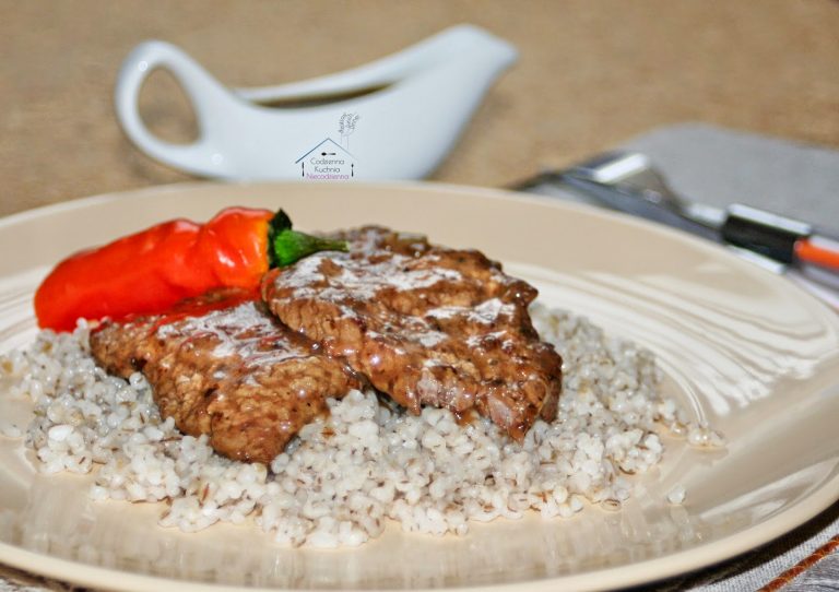 Bitki wołowe z kaszą