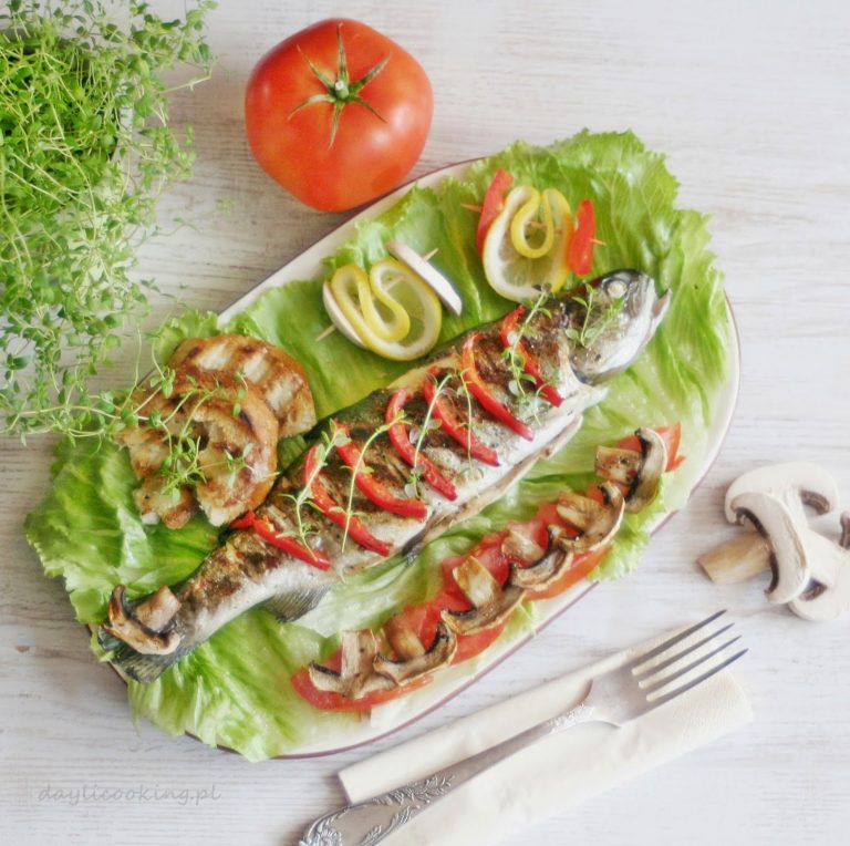 Aromatyczny i pikantny pstrąg z grilla