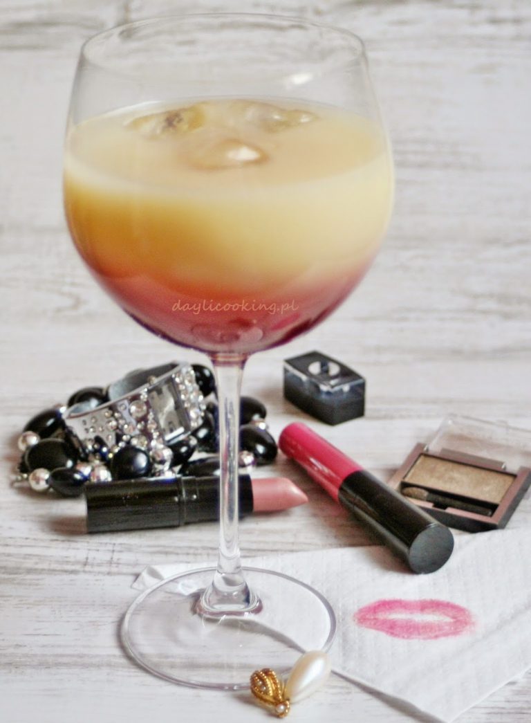 Banawino – delikatnie alkoholowy drink na babskie ploteczki, czyli nektar bananowy i czerwone wino