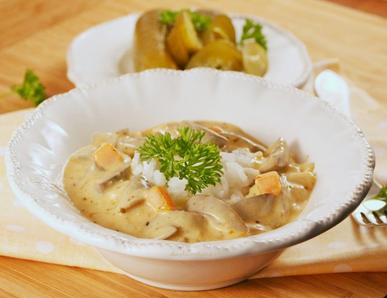 Cynaderki wieprzowe w sosie śmietanowym