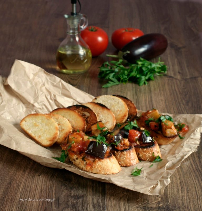 Bruschetta caponata, czyli chrupiące grzanki z bakłażanem