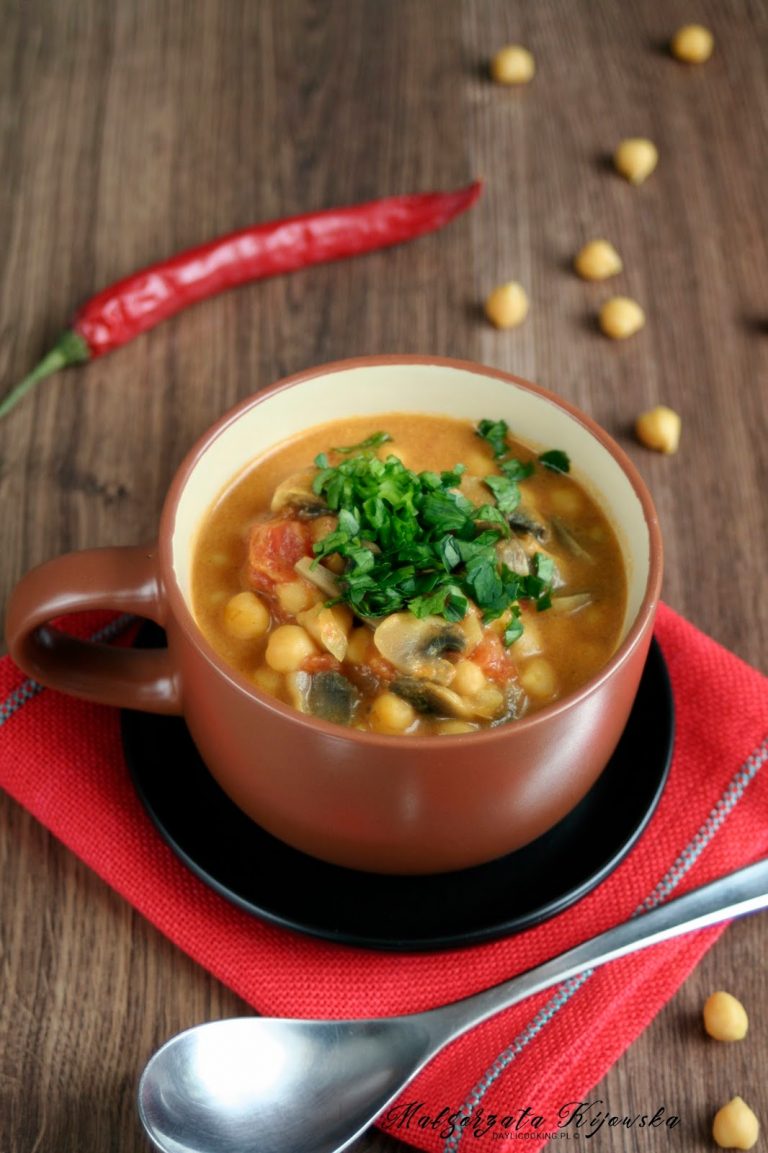 Pikantne czerwone curry z ciecierzycy