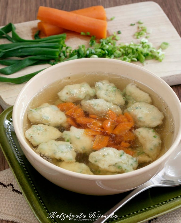Rosół z gęsi ze szczypiorkowymi kluseczkami