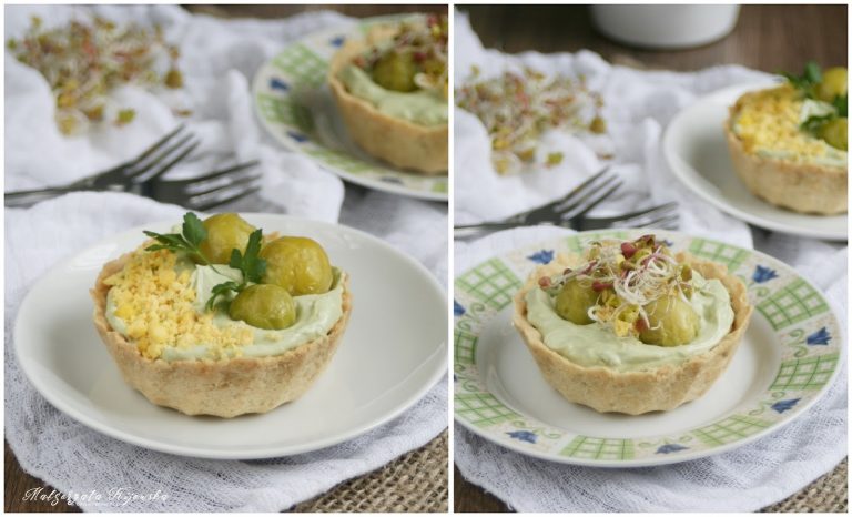 Tartaletki wiosenne z awokado, czosnkiem i serem feta, z dodatkiem brukselki i kiełków