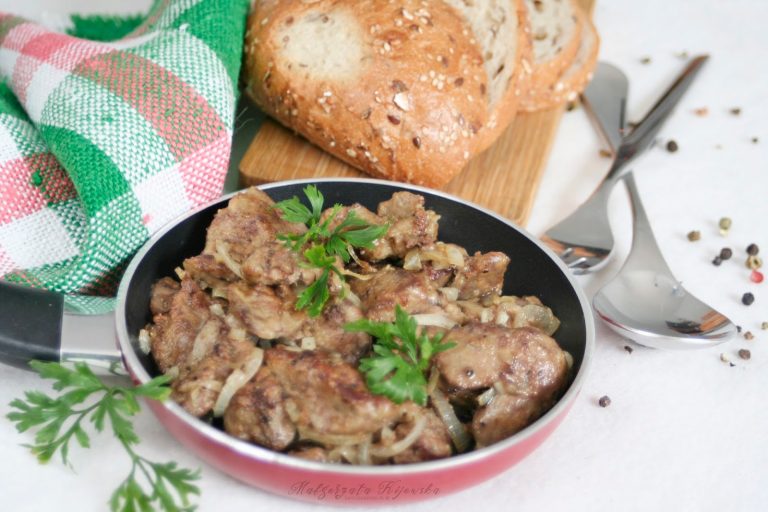 Przepis na wątróbkę duszoną z cebulą