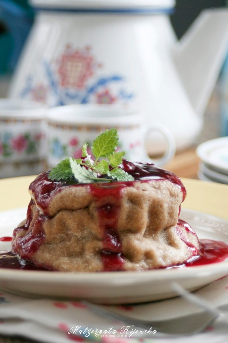 Kawowa legumina z wiśniową frużeliną