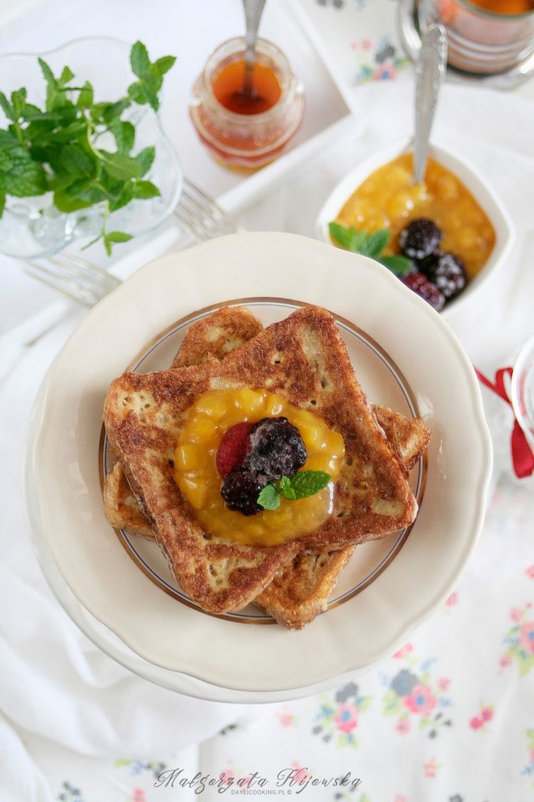 Tosty francuskie z owocami – pyszne śniadanie dla łasuchów