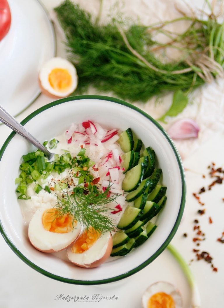 Przepis na twarożek z ogórkiem, rzodkiewką i zieleniną