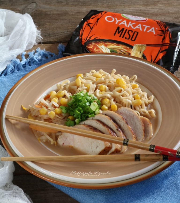 Danie Kurczak z makaronem po japońsku na bazie Miso
