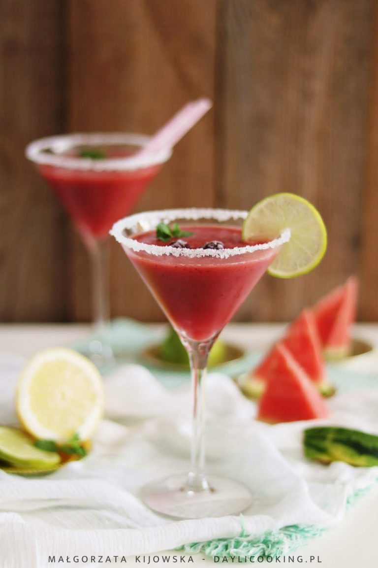 Drink z arbuza i jeżyn przepis
