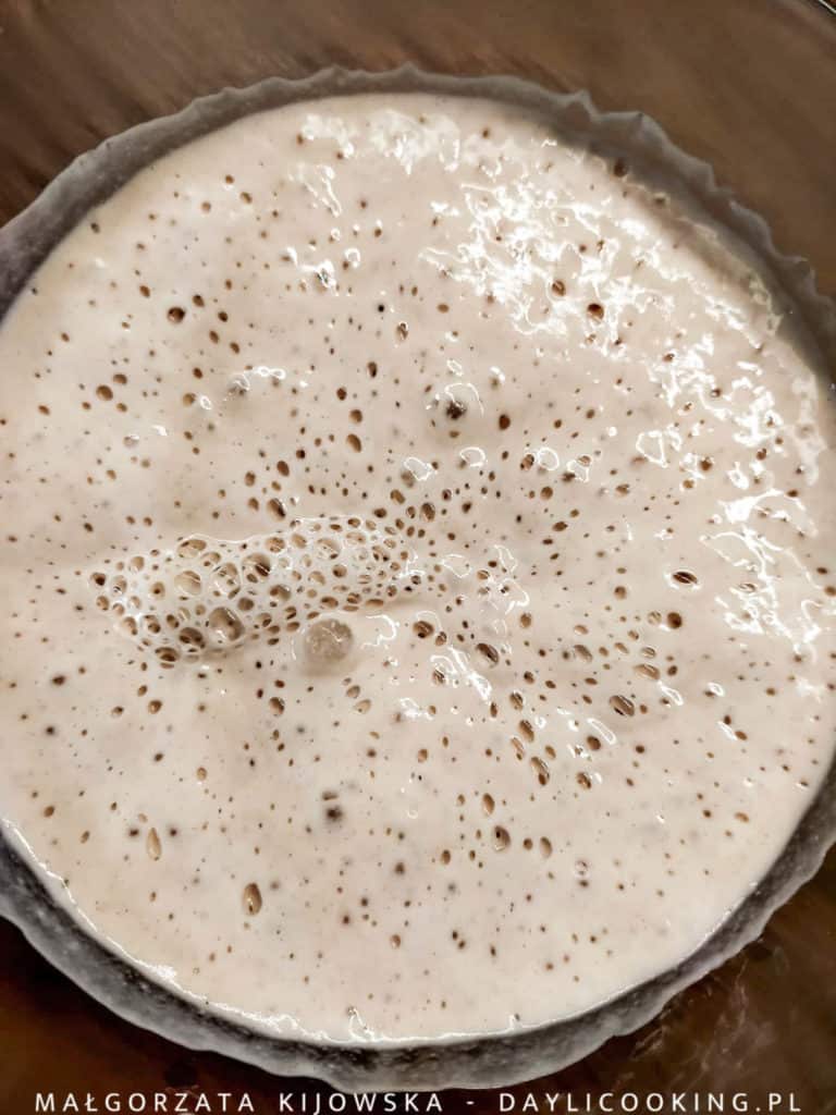 Przepis na zakwas na dzikich drożdżach od podstaw
