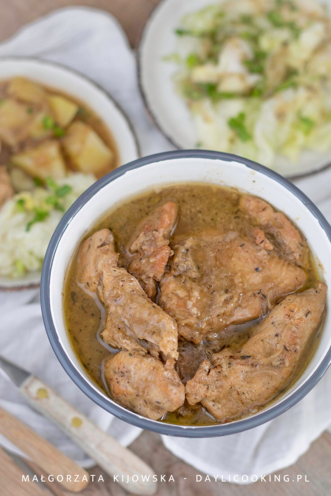 indyk w sosie cebulowym z tymiankiem